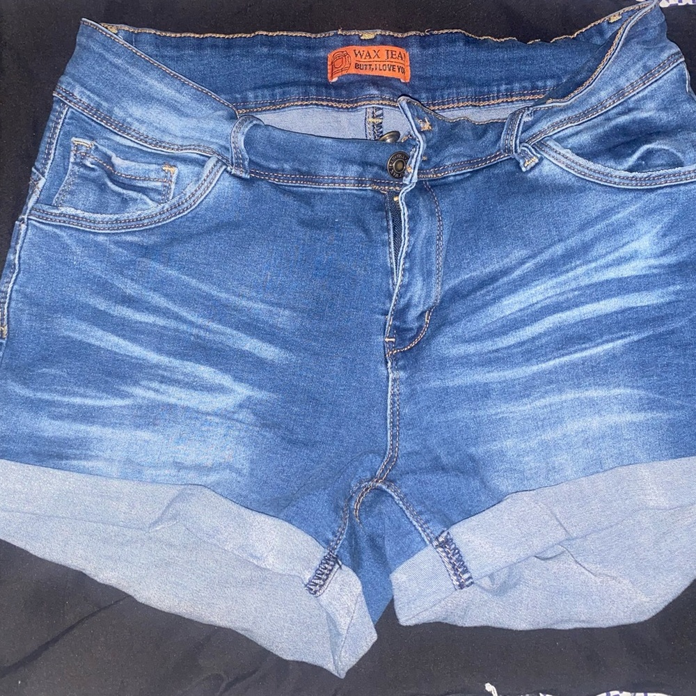 No Boundaries butt lift shorts